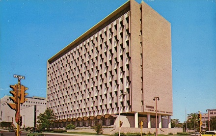 Milwaukee State Office Building, 1963, from an Ektachrome Transparency. Courtesy of Shimon and Lindemann’s ‘The Wisconsin Project’